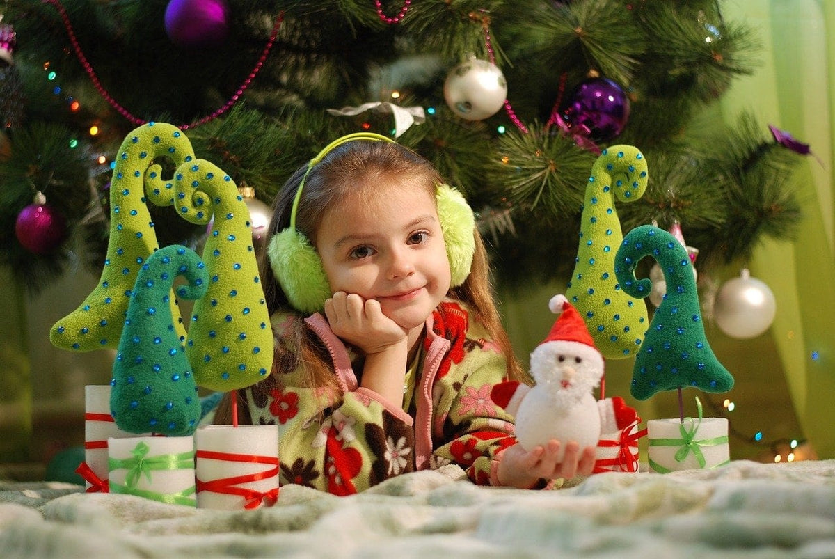 4 Ways to Use Ornaments in Your Home