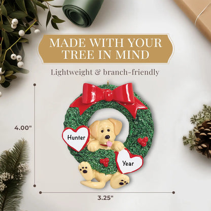 Adorno navideño de corona con purpurina de Labrador amarillo 