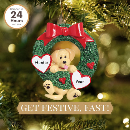 Adorno navideño de corona con purpurina de Labrador amarillo 