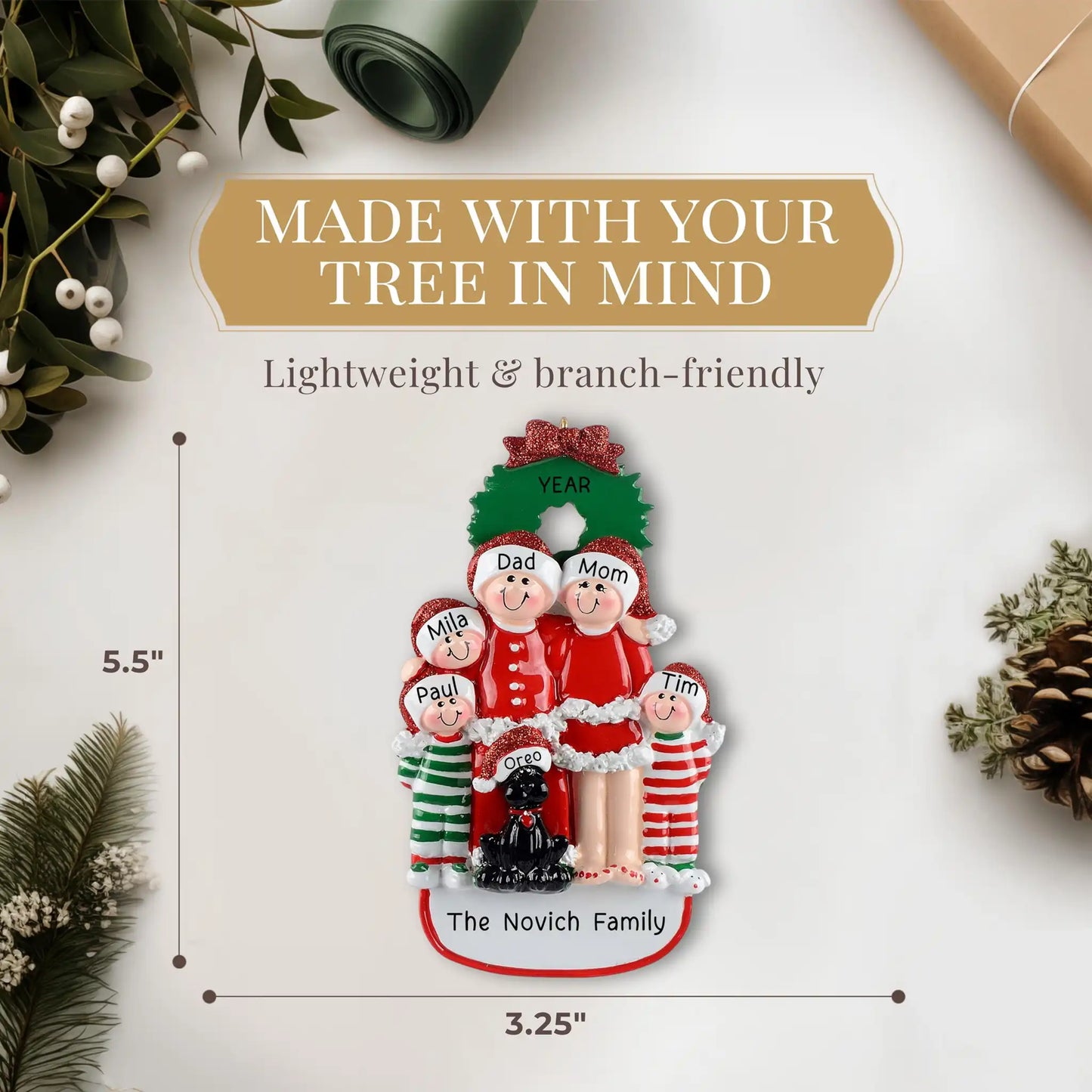 Adorno navideño de familia de 5 con perro negro 