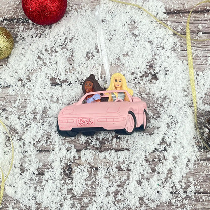 Adorno navideño de Disney con el coche de Barbie