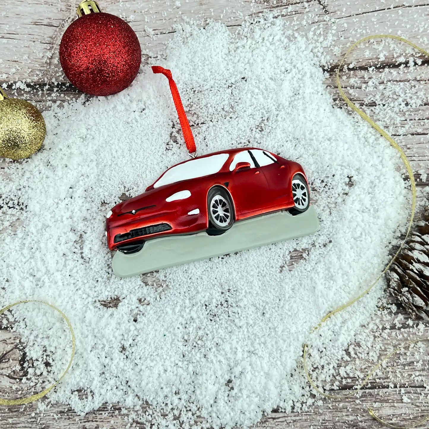 Adorno navideño de coche deportivo rojo 