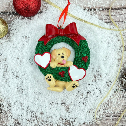 Adorno navideño de corona con purpurina de Labrador amarillo 