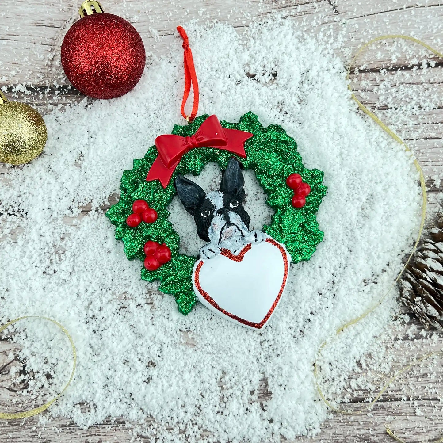 Adorno navideño de Boston Terrier con corona 