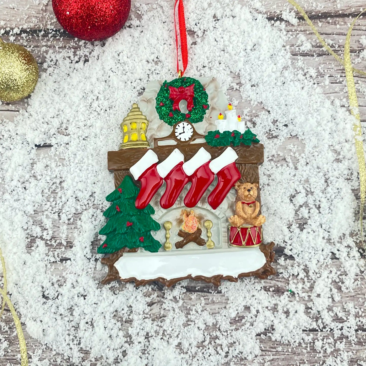 Adorno navideño de familia de 4 con chimenea 