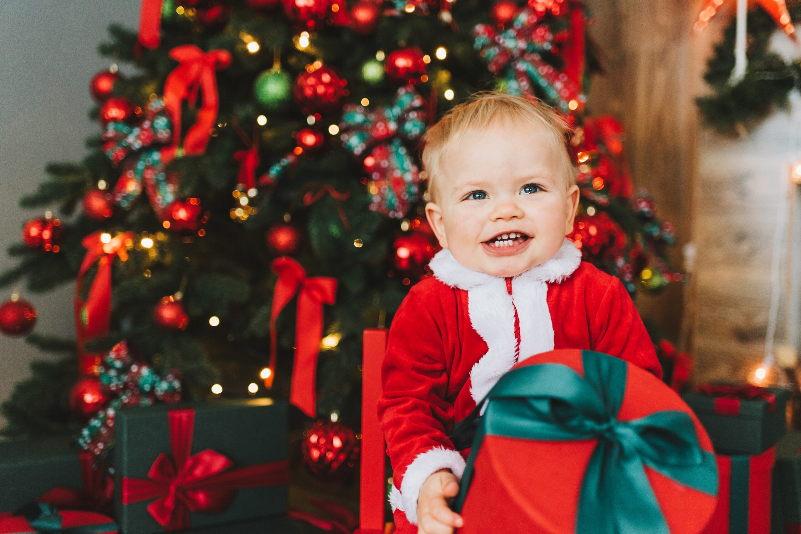 The Ultimate Guide to The Best Custom Baby's First Christmas Ornaments